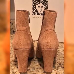 NIB Anne Klein Tan Booties Sz. 5
